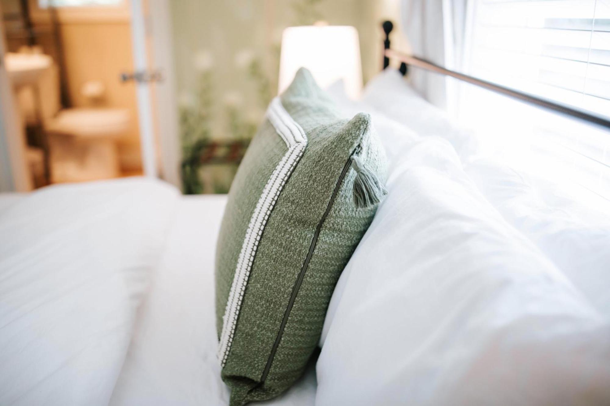 Cozy Cottage - Walk To Campus, Stadium, Downtown Athens Bagian luar foto